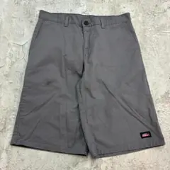 Dickies　ワークショーツ　W34　グレー　古着　メンズ　ハーフパンツのサムネイル