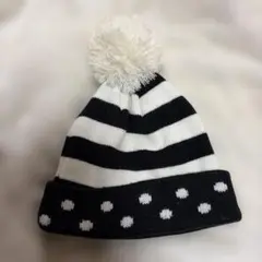 ストライプデザイン ポンポン付きニット帽