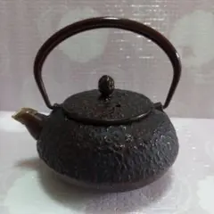 南部鉄器 鉄瓶 桜文様 茶こし付きアンティーク - メルカリ