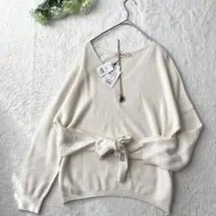 新品タグ付✨リボン　エスパラック　メリノウール　ニット　Ｖネック　軽量のサムネイル