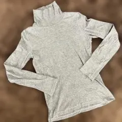 ユニクロ　グレー タートルネック 長袖