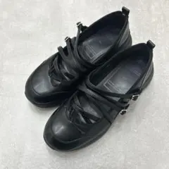 GU スニーカーのサムネイル