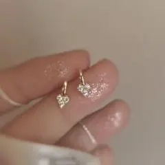 キラキラ　ハート　CZダイヤ　スタッドピアス　ゴールド