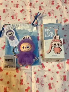 POPMART PIN FOR LOVE イニシャルT