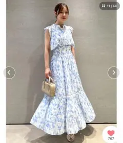 完売品 SNIDEL Sustainableヘアラインフラワープリントワンピース