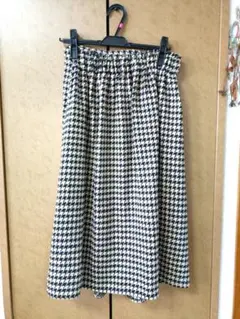 ハウンドトゥース柄フレアスカート