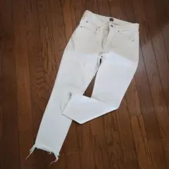 GAP ホワイトスキニーデニム パンツ フリンジ裾 26