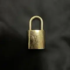 ルイヴィトン南京錠キーホルダーのサムネイル