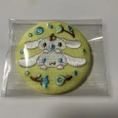 サンリオ Sanrio 刺繍缶バッジ シナモロール ミルク