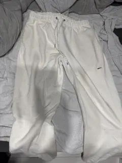 ノーティカホワイト スウェットパンツ ドローストリング付き