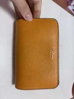 フルラ オレンジ 財布