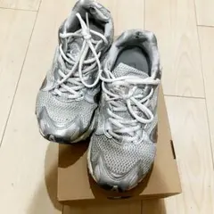 Mizuno Wave Rider 10 ホワイト/シルバー 23.5cmのサムネイル