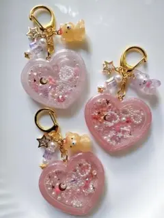 レジンキーホルダー　ゆめかわ　ハンドメイドキーホルダー　うさぎ