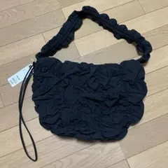 【新品・未使用品】GUギャザーショルダーバッグ　黒