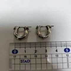 Item thumbnail for item 1007444e-a69e-4624-a8a1-2438d5873a4e