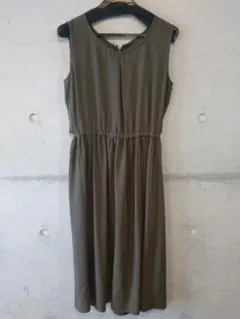 マジェスティックレゴン　オリーブカラーノースリーブワンピース