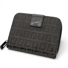 FENDI ズッカ柄 二つ折り財布 ブラック【美品】 - メルカリ