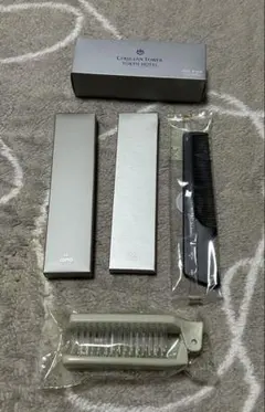 ホテルアメニティ　くし３本　ヘアブラシ2本セット