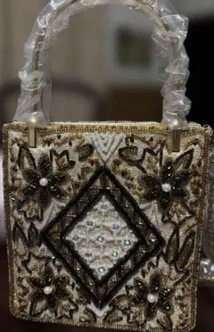 ビーズ刺繍パーティーバッグ クラッチバッグ フラワー - メルカリ