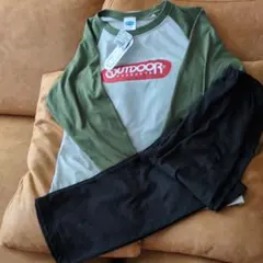 新品未使用)春先にOUTDOOR140cm長袖＆長ズボン！パジャマ定価3289円