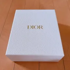 Dior ギフトボックス 仕切り付き ホワイト