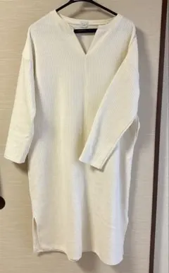 URBAN RESEARCH DOORS アイボリー ニットワンピース