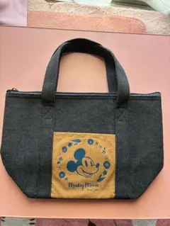 Item thumbnail for item 658290b7-14fc-469a-b500-db10e131753a