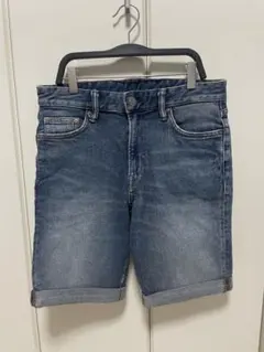 H&M デニムショートパンツ　スリムフィット　28のサムネイル