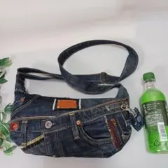 Sale ❗リメイクデニム　ショルダーバッグ 半月型　両開きMサイズ