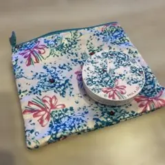 花柄ポーチとミラー付きパウダーケース