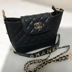 CHANEL ブラック キルティングバッグ