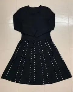 【美品】ニットワンピース　黒　ドット柄　長袖ひざ丈ワンピース