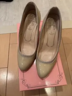 KariAng パンプス　エナメル　21.5cmのサムネイル