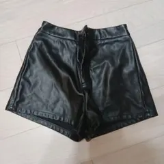 SHEIN ブラック 合成皮革 ショートパンツ 10-11Y