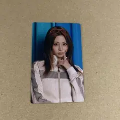 lesserafim　different　ユンジン