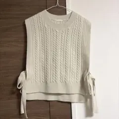 GU ニットベスト　アイボリー　S
