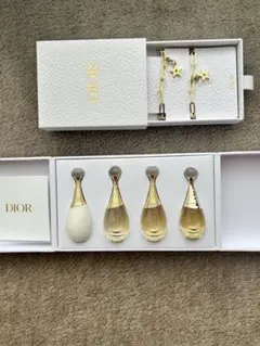 Dior バースデーギフト クリスタル会員 ジャドール香水＆チャームストラップのサムネイル