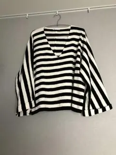 ZARA ブラック・ホワイト ストライプ 薄手ニット