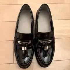 タッセルローファー