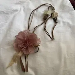 花モチーフ ブローチ ピンクネックレス