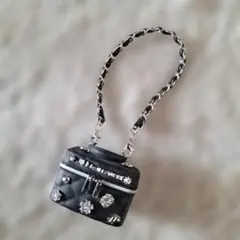ジルスチュアート ミニブローチバニティキーホルダー　ガチャ　カプセルトイ