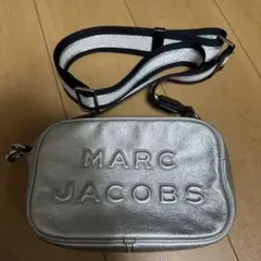 マークジェイコブス レザー ショルダーバッグ ロゴ エンボス シルバー