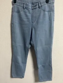 UNIQLO ライトブルー スキニーパンツ クロップド丈