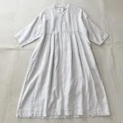 フォグリネンワーク　ロングワンピース　バンドカラー　シェルボタン　タック