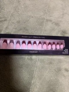 FINGER SUIT PRESS-ON NAIL 40個入り　新品