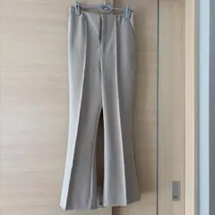 カジュアルフレアパンツ ベージュのサムネイル