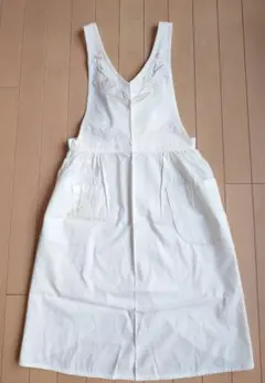 ピエールカ ルダン花柄刺繍エプロンのサムネイル