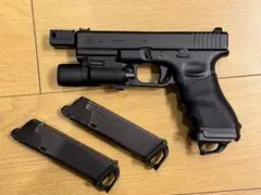 マルイGLOCK 22 GBB カスタム　マガジン4つ付属のサムネイル