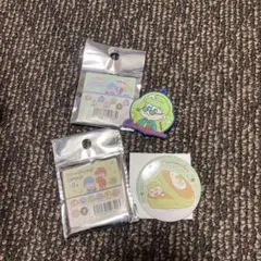 おそ松さん　トレーディングラバーキーホルダー　缶バッジ