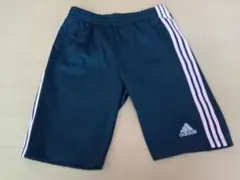 アディダス　ハーフパンツ